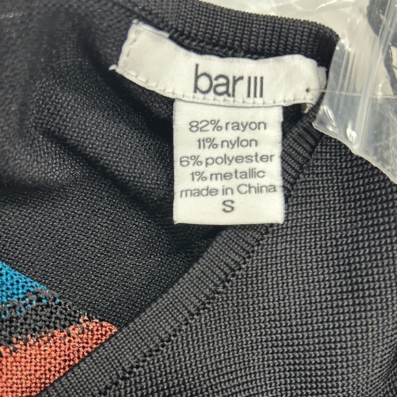 NWT Bar lll Metallic Print Tribal Design Knit 3/4 Sleeve Dress with Low Cut Back - Picture 4 of 7